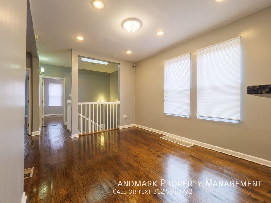 9521 S Yale Ave property image