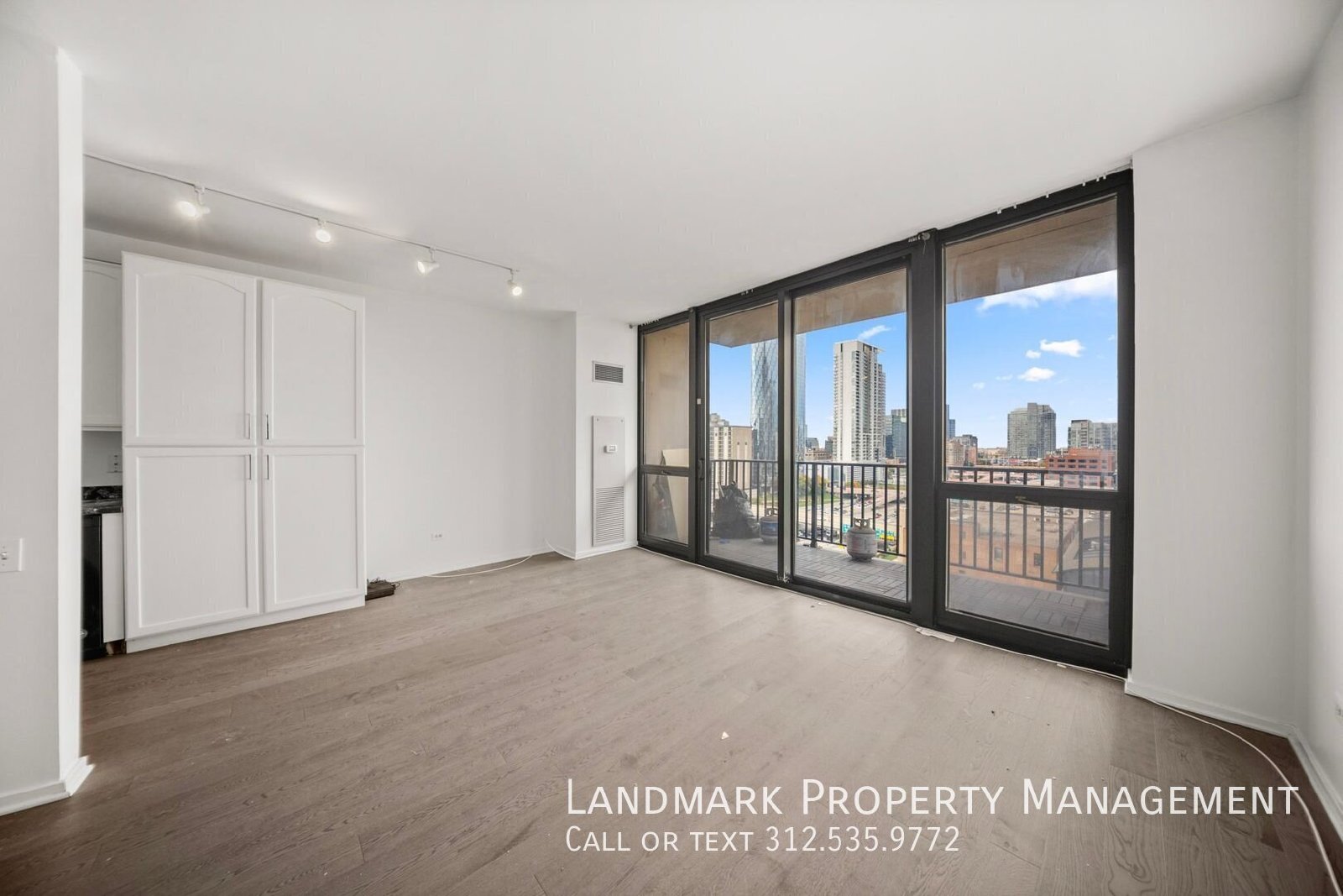 210 S Desplaines St Unit 903 property image