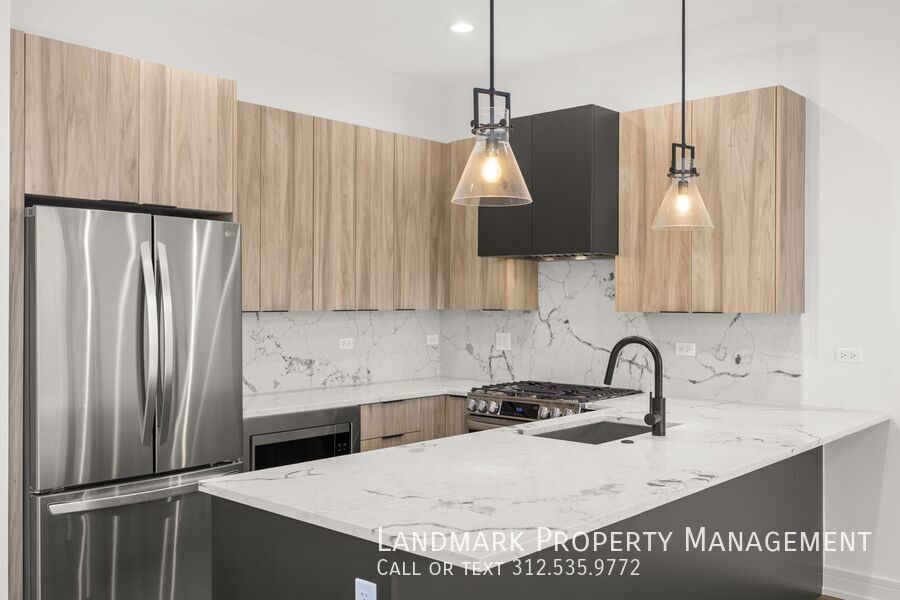 1545 N Artesian Ave Unit 3 property image