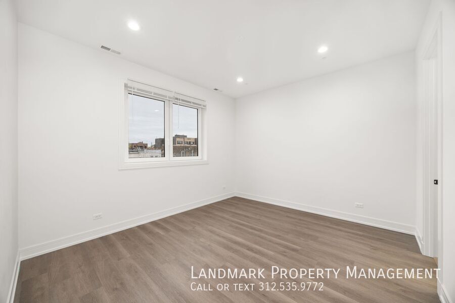 1545 N Artesian Ave Unit 3 property image