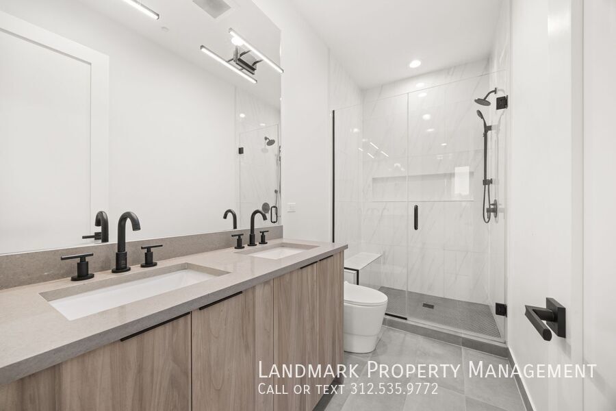 1545 N Artesian Ave Unit 3 property image