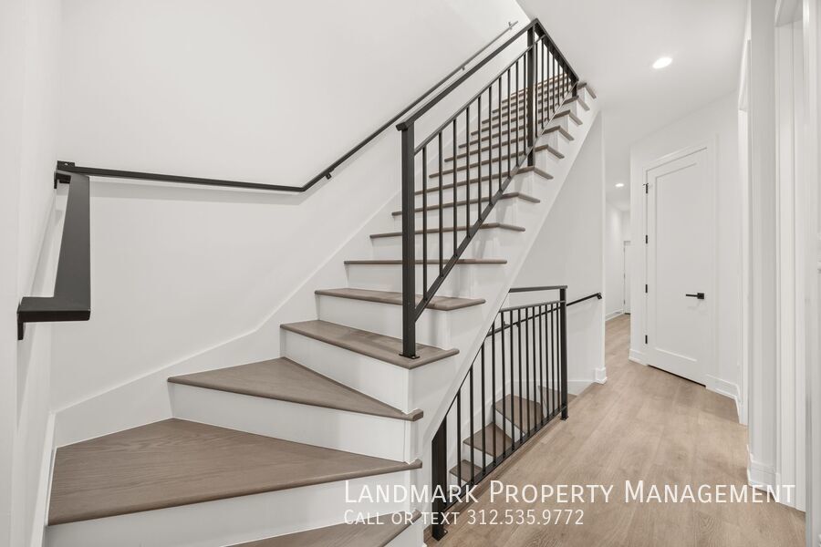 1545 N Artesian Ave Unit 3 property image