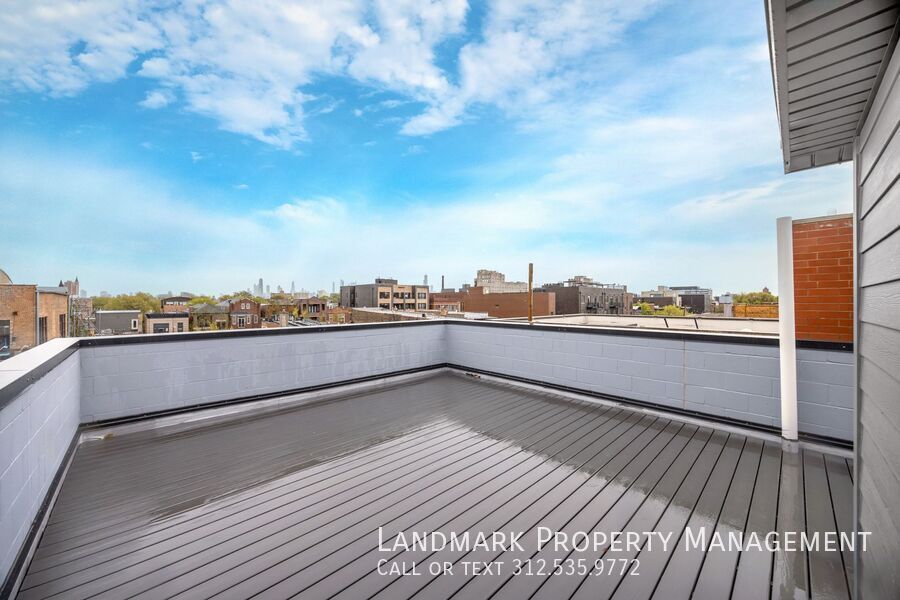 1545 N Artesian Ave Unit 3 property image