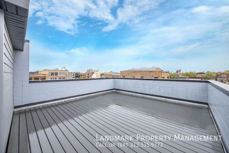 1545 N Artesian Ave Unit 3 property image