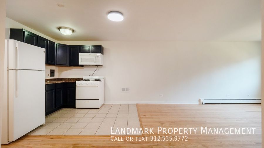 2401 W Balmoral Ave  Unit 2D property image