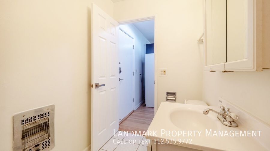 2401 W Balmoral Ave  Unit 2D property image