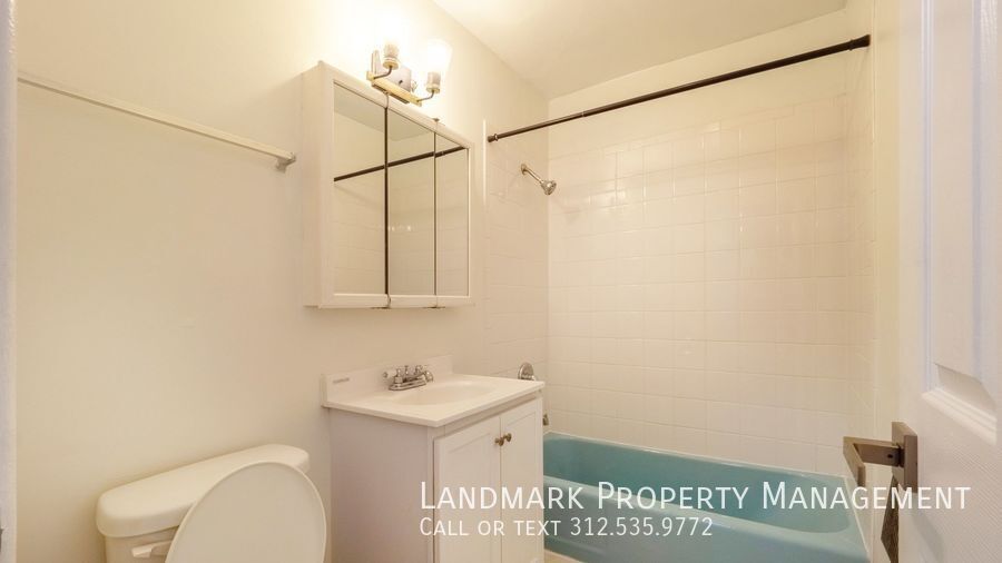 2401 W Balmoral Ave  Unit 2D property image