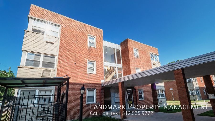 2401 W Balmoral Ave  Unit 2D property image