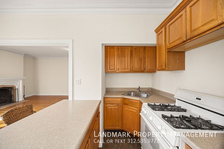 5464 S Cornell Ave Unit 3H property image
