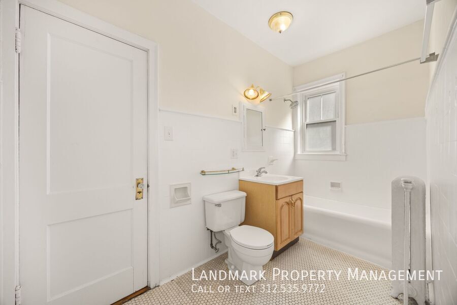 5464 S Cornell Ave Unit 3H property image