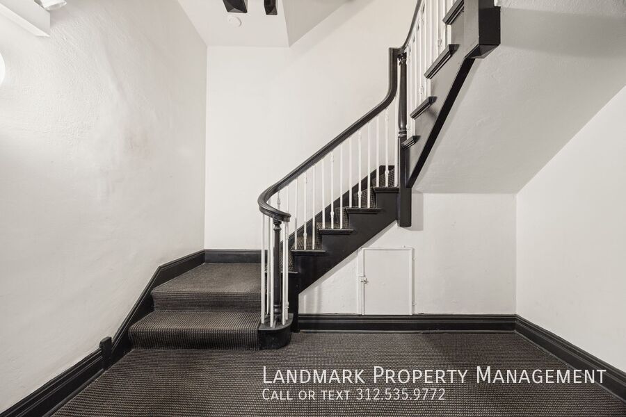 5464 S Cornell Ave Unit 3H property image