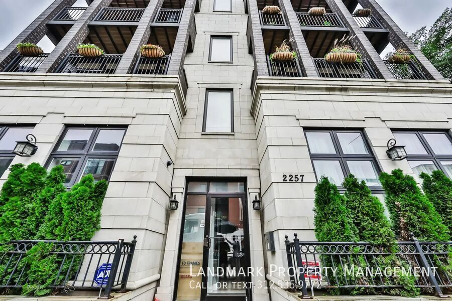 2257 W Belmont Ave Unit 2E property image