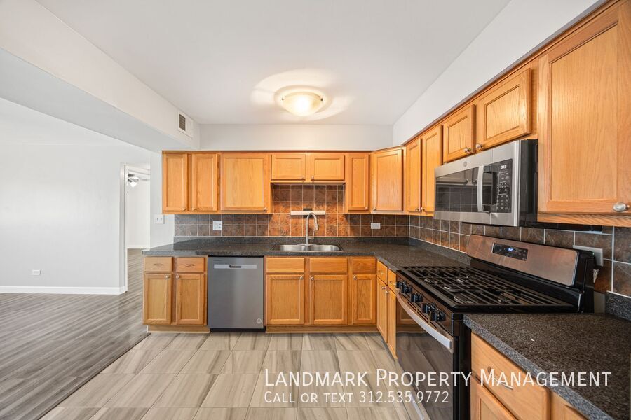 10440 Natoma Ave Unit 6 property image