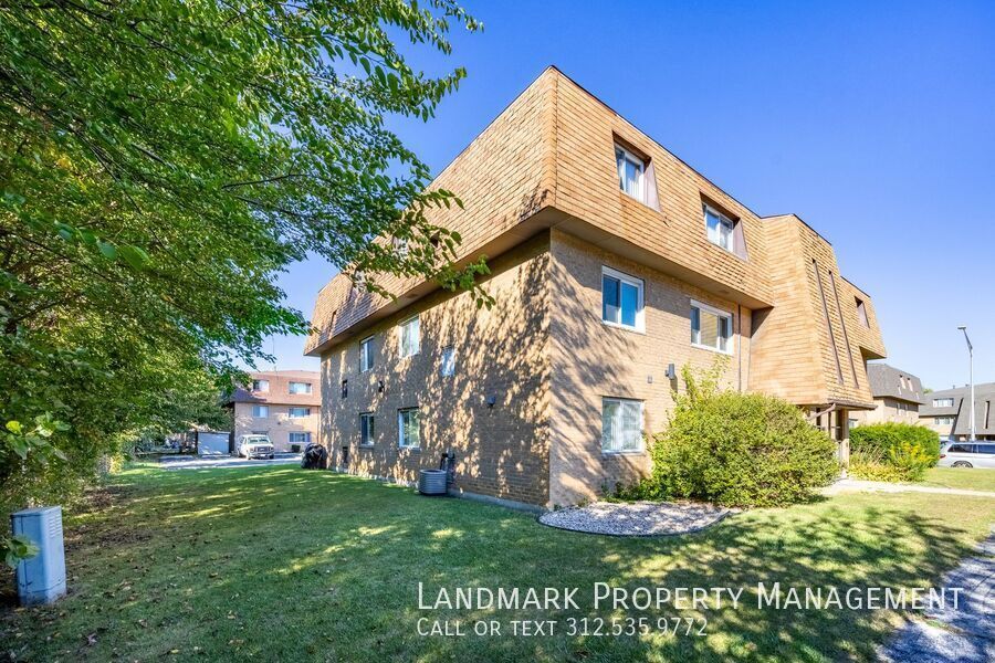 10440 Natoma Ave Unit 6 property image