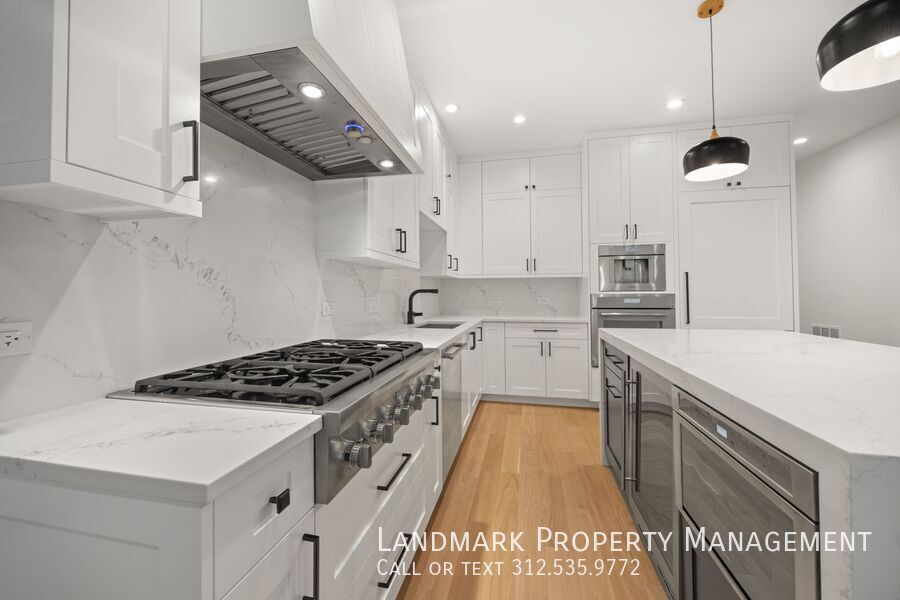 2658 N Bosworth Ave Unit 2 property image