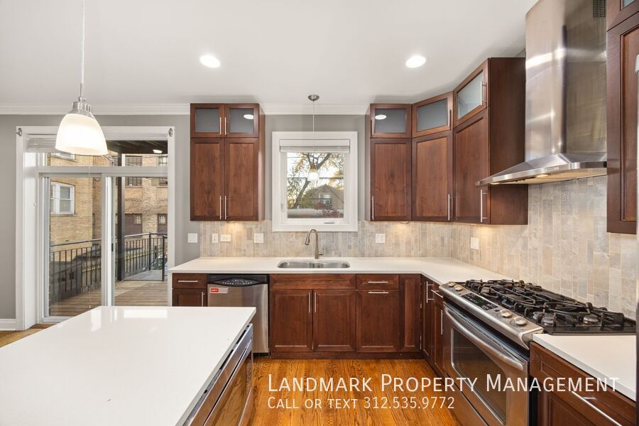 4208 N Albany Ave Unit 1R property image