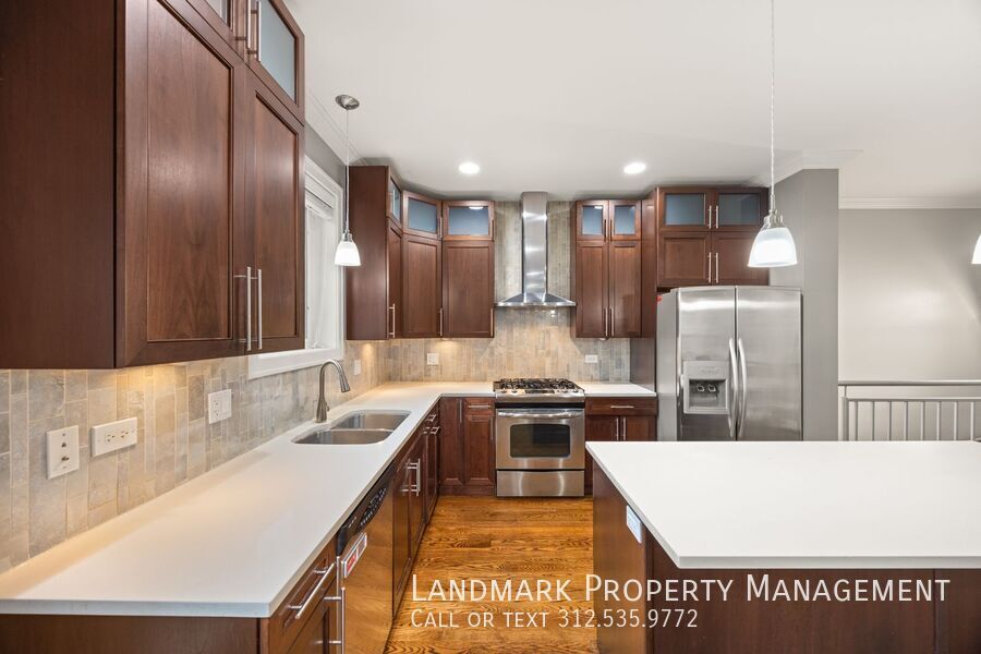 4208 N Albany Ave Unit 1R property image