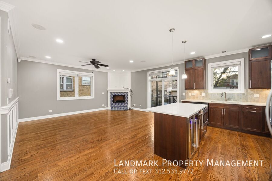 4208 N Albany Ave Unit 1R property image