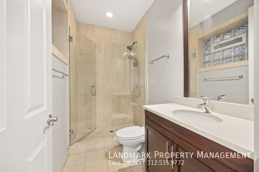 4208 N Albany Ave Unit 1R property image