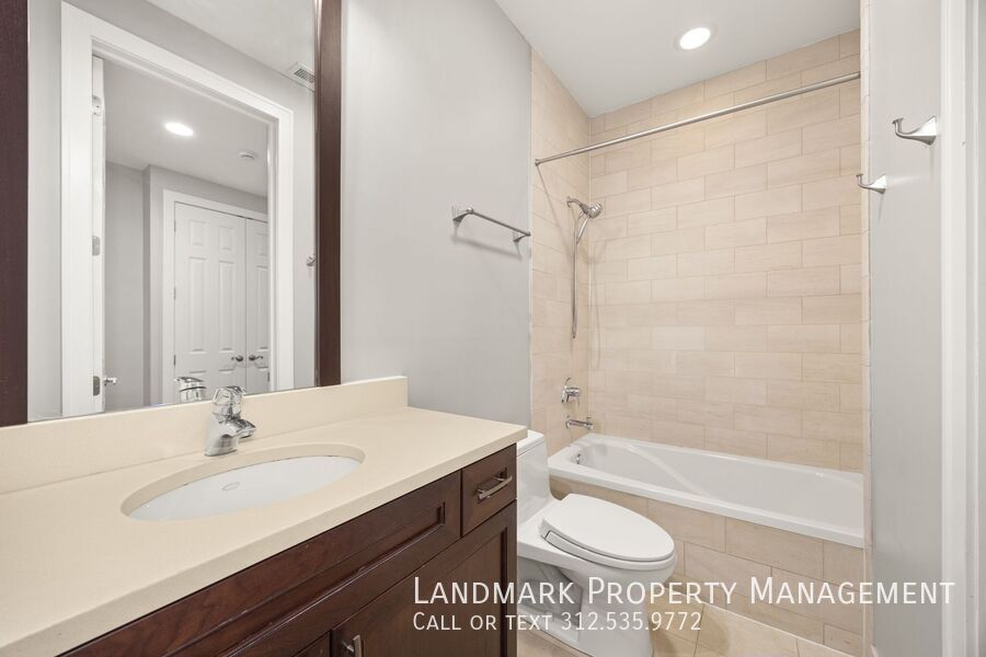 4208 N Albany Ave Unit 1R property image