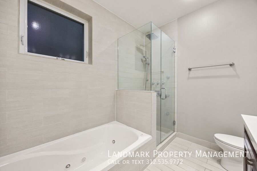 4208 N Albany Ave Unit 1R property image