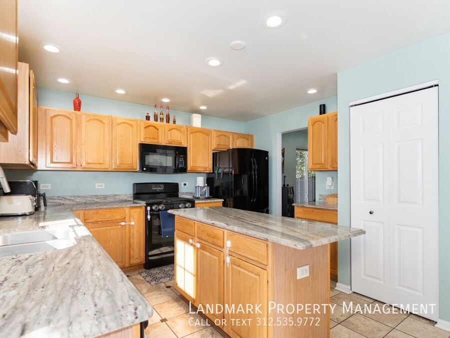 20857 W Brentwood Ct property image