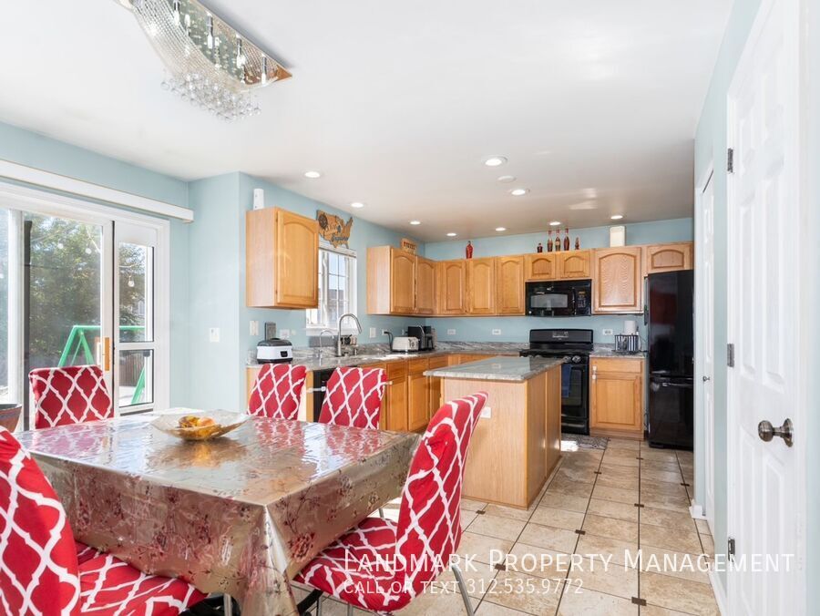 20857 W Brentwood Ct property image