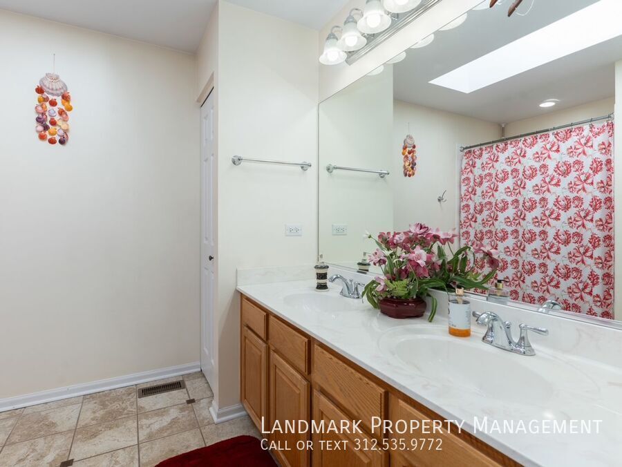 20857 W Brentwood Ct property image