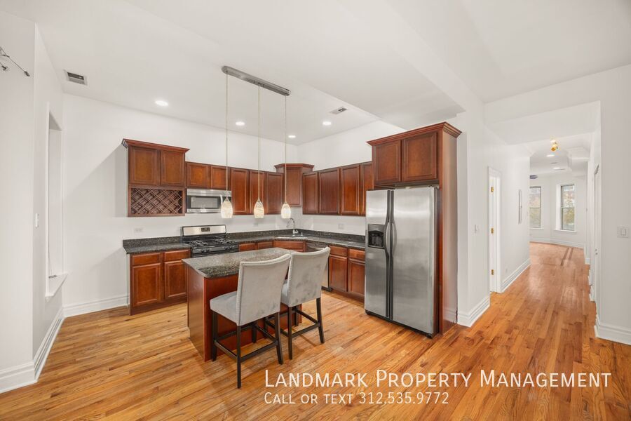 4856 S. Prairie Ave Unit 2 property image