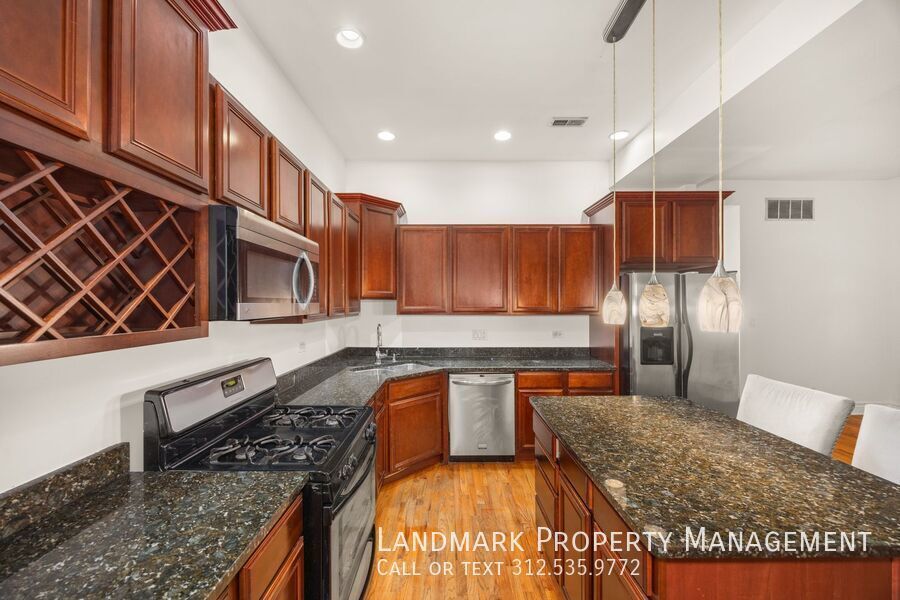 4856 S. Prairie Ave Unit 2 property image