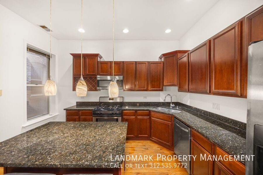 4856 S. Prairie Ave Unit 2 property image