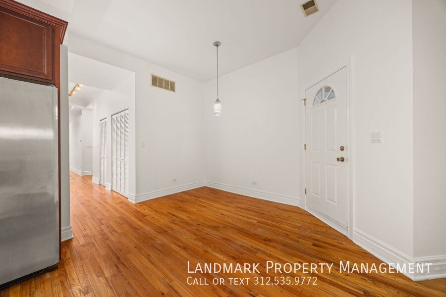 4856 S. Prairie Ave Unit 2 property image