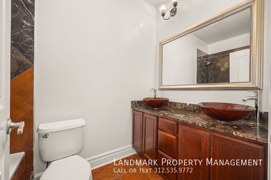 4856 S. Prairie Ave Unit 2 property image