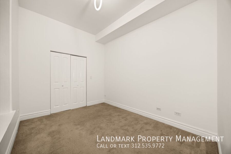 4856 S. Prairie Ave Unit 2 property image