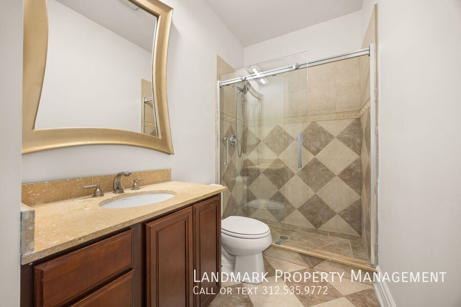 4856 S. Prairie Ave Unit 2 property image