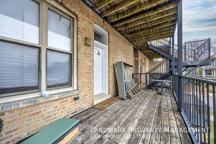 4856 S. Prairie Ave Unit 2 property image