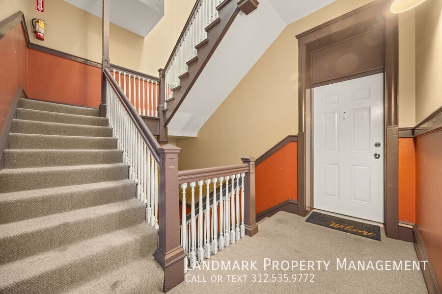 4856 S. Prairie Ave Unit 2 property image