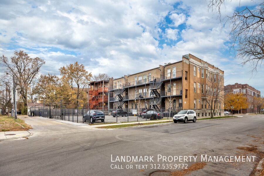 4856 S. Prairie Ave Unit 2 property image