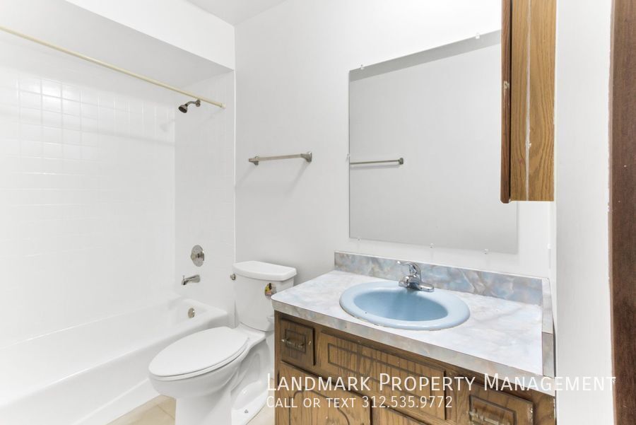 18819 Oakwood Court property image