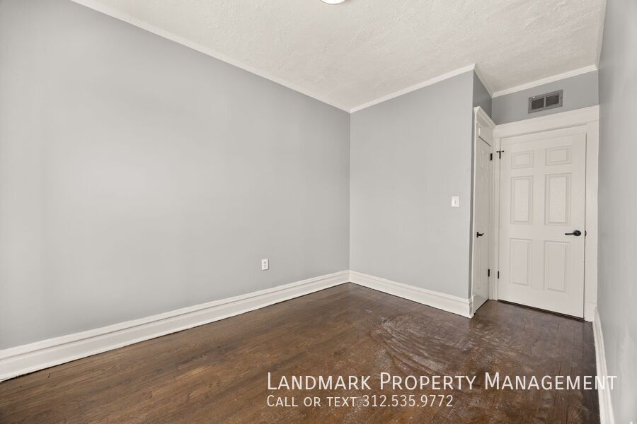 1843 W 54th St Unit 3E property image