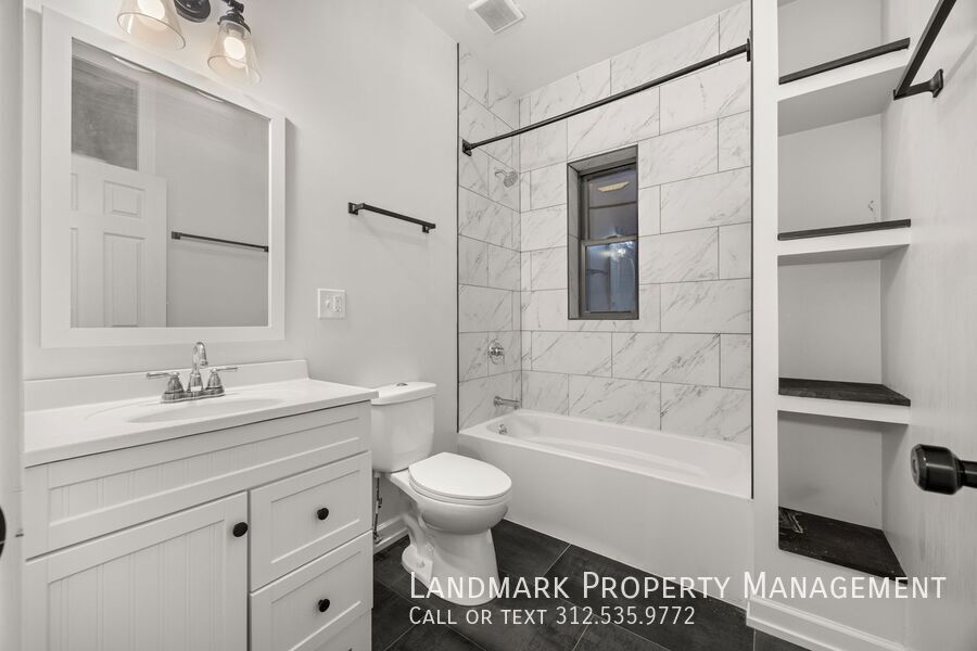 4723 S Forrestville Ave Unit 3 property image