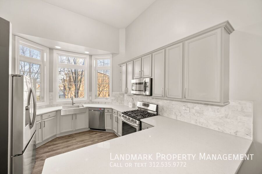 6431 W 64th Pl property image