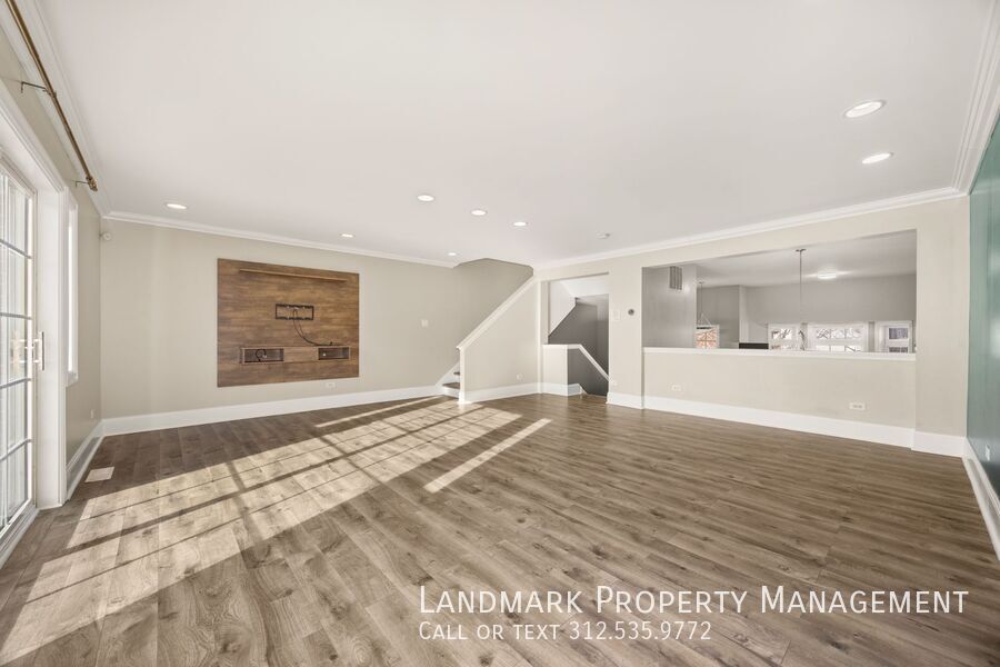 6431 W 64th Pl property image