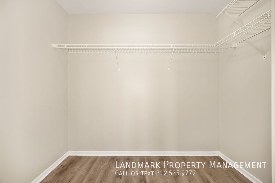 6431 W 64th Pl property image