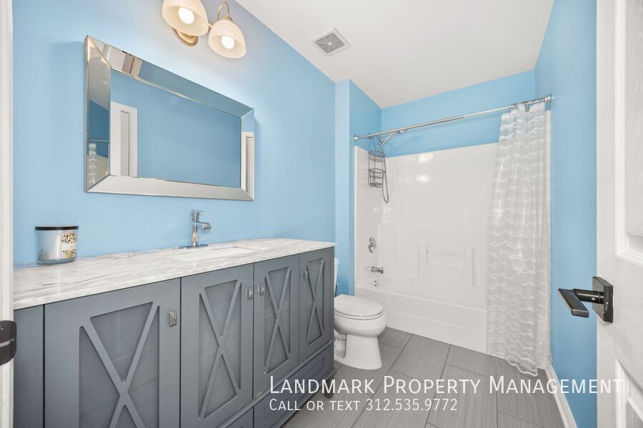 6431 W 64th Pl property image