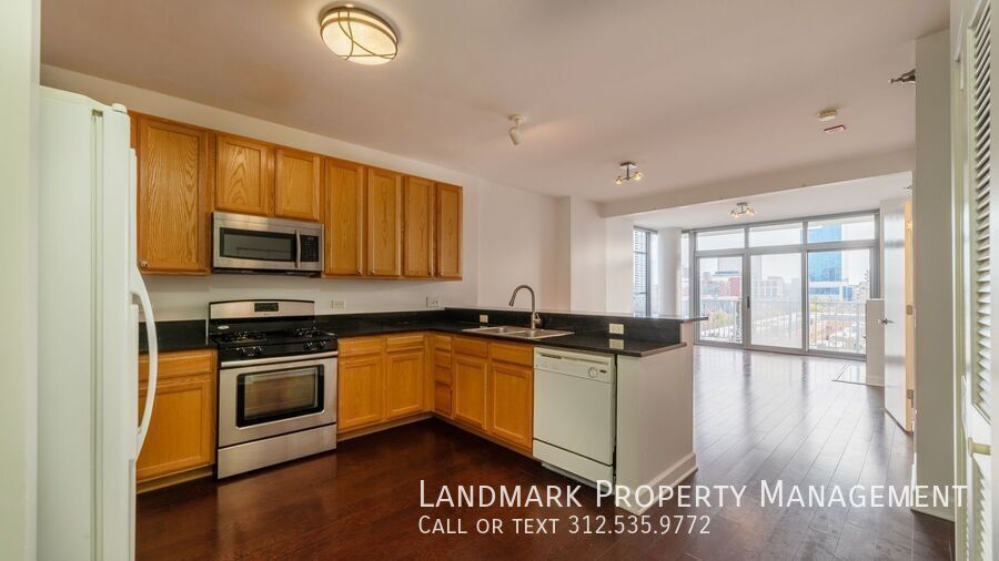 1600 S Prairie Ave Unit 808 property image