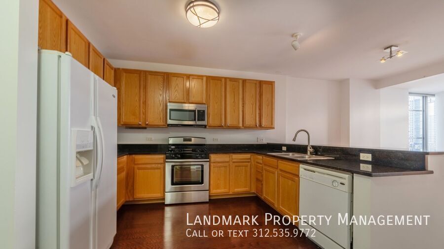 1600 S Prairie Ave Unit 808 property image