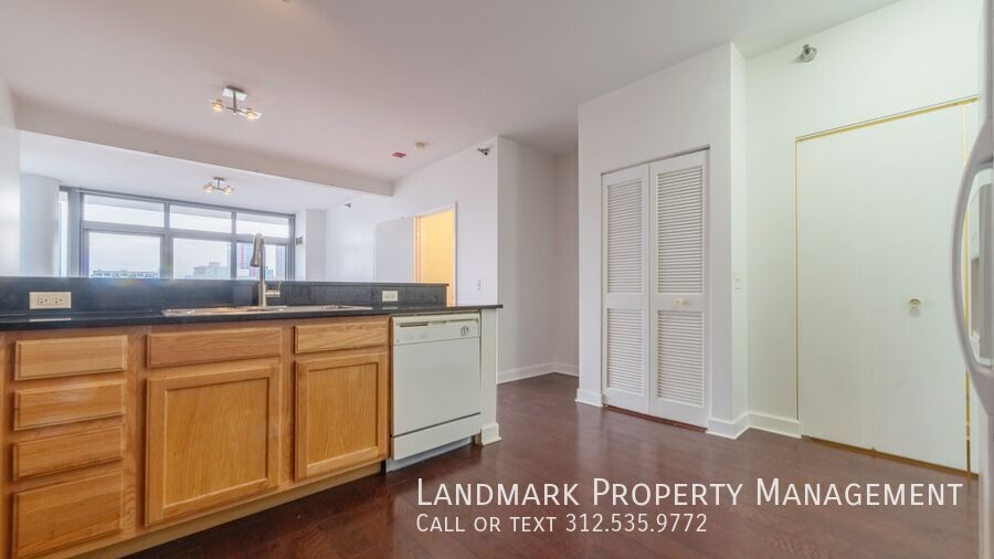 1600 S Prairie Ave Unit 808 property image