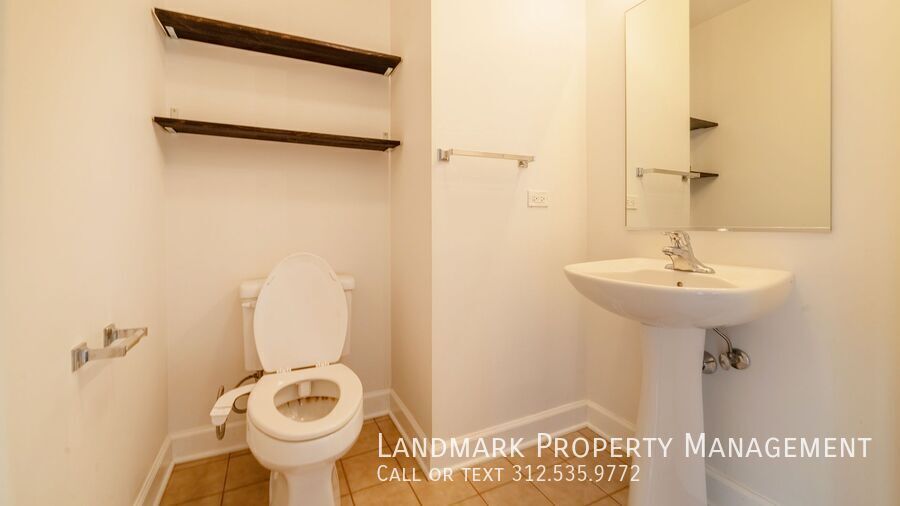 1600 S Prairie Ave Unit 808 property image