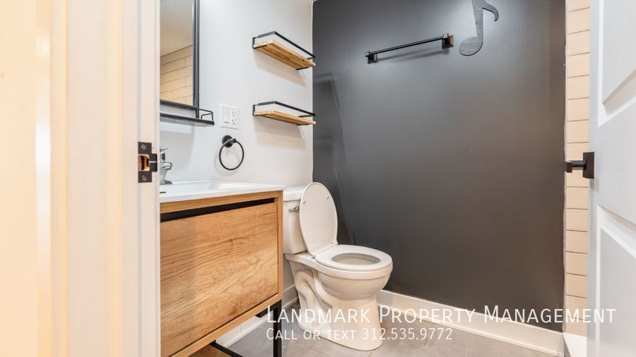 2038 W 21st St Unit 2 property image